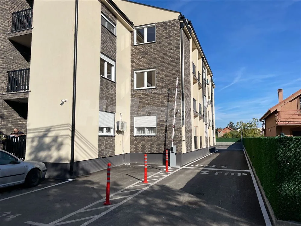 Jednoiposoban stan u novoj zgradi sa parkingom — 7