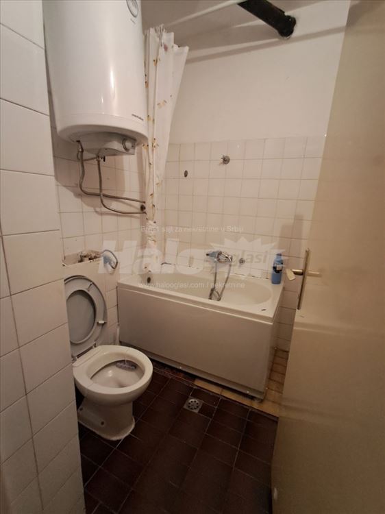 Jednoiposoban stan Čukaričkoj padini — 10