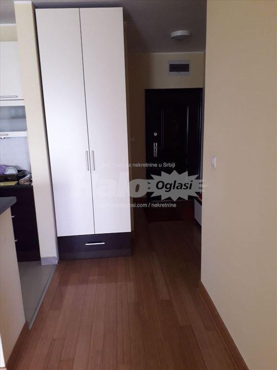 Jednoiposoban stan za izdavanje, 46m2 — 5