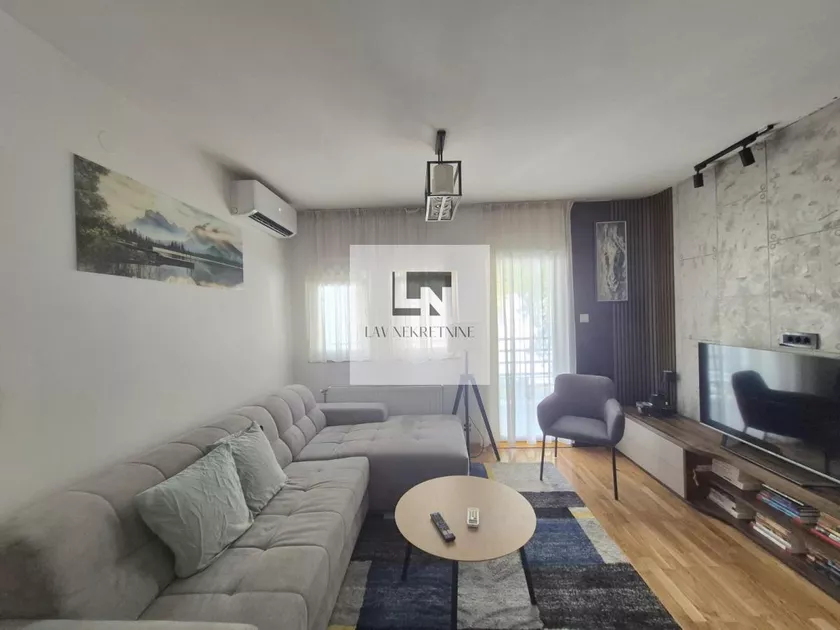 Jednoiposoban stan za izdavanje, Braće Jerkovića 157, 450€, 56m² — 2