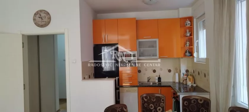 Jednoiposoban stan za izdavanje, Braće Radovanovića 17, 650€, 42m² — 2