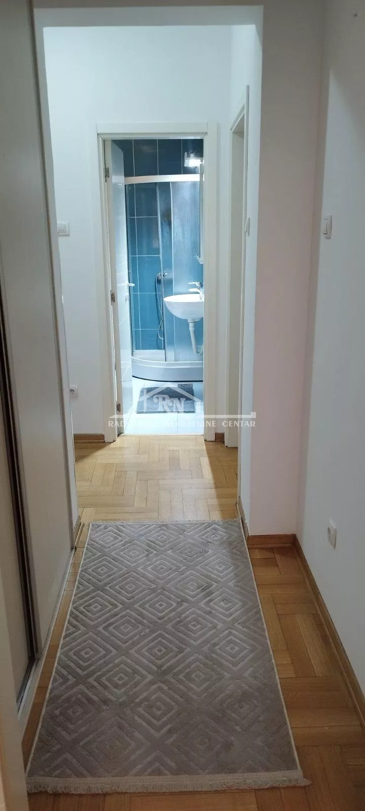 Jednoiposoban stan za izdavanje, Braće Radovanovića 17, 650€, 42m² — 4