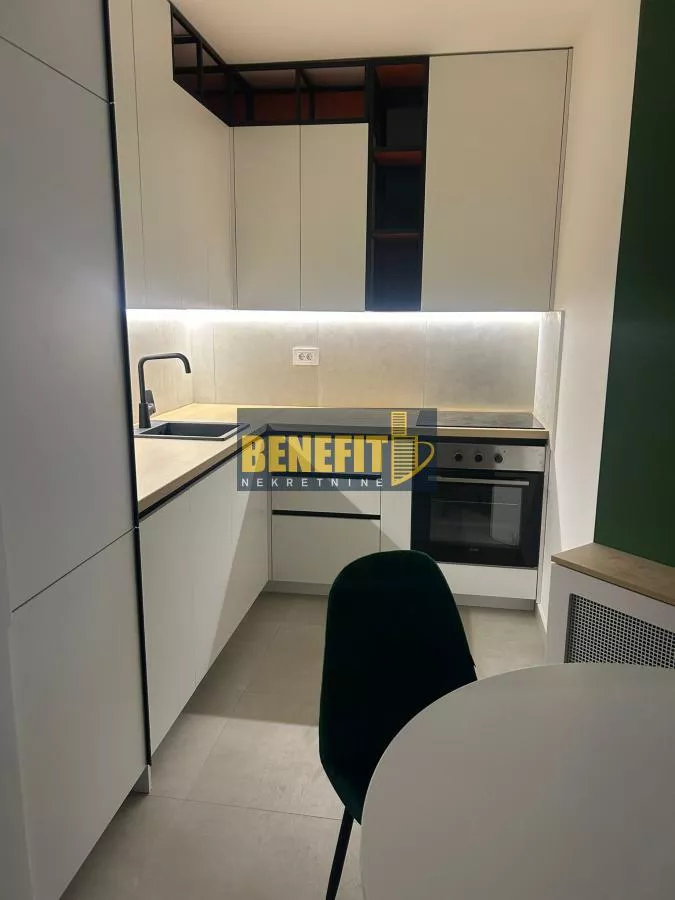 Jednoiposoban stan za izdavanje, Cara Dušana 220, 650€, 42m² — 5