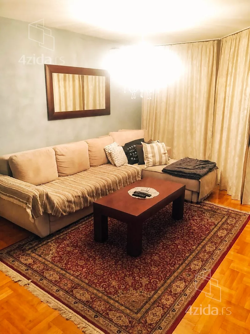 Jednoiposoban stan za izdavanje, Dimitrija Tucovića, 630€, 52m² — 4