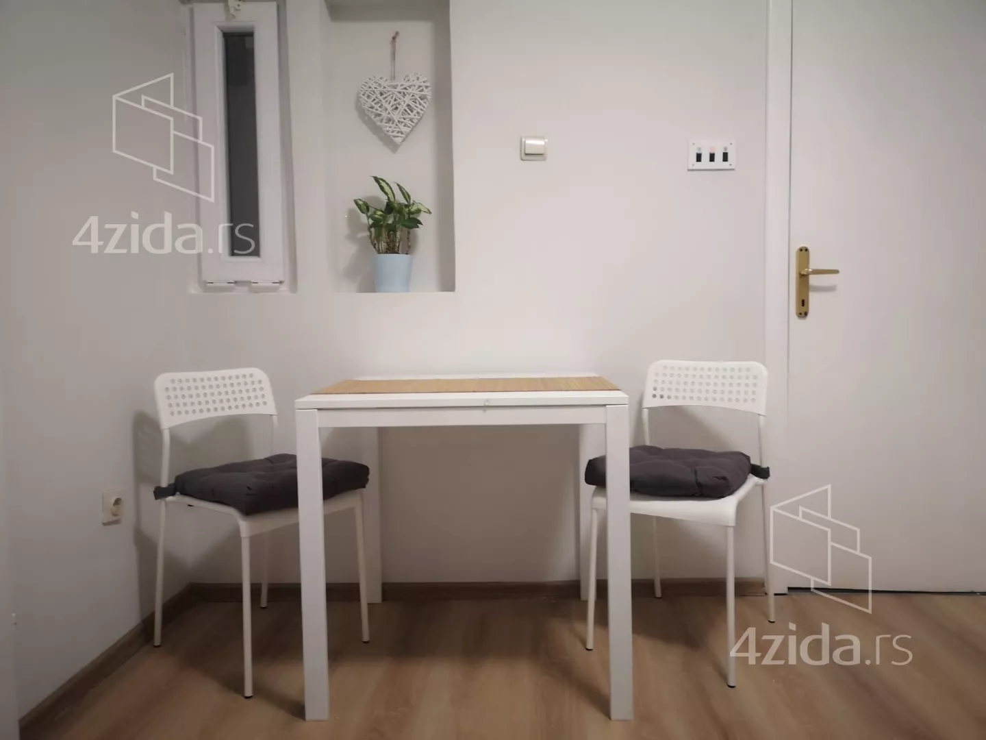 Jednoiposoban stan za izdavanje, Dobanovačka, 320€, 30m² — 5