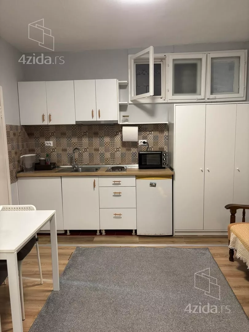 Jednoiposoban stan za izdavanje, Dobanovačka, 320€, 30m² — 6