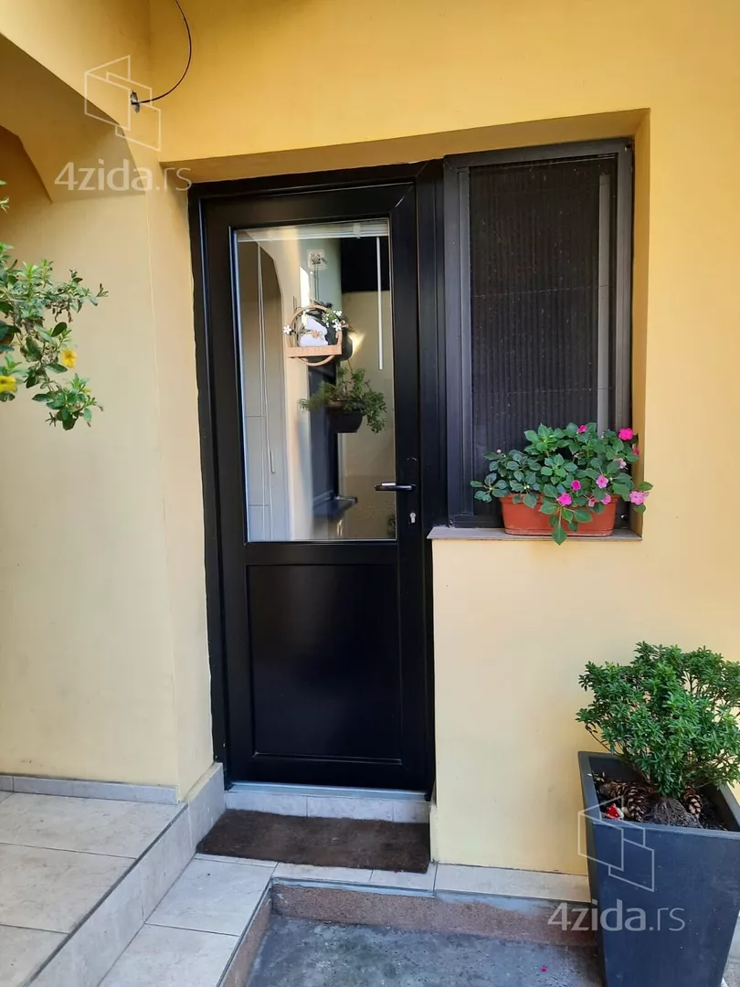 Jednoiposoban stan za izdavanje, Dobanovačka, 320€, 30m² — 11
