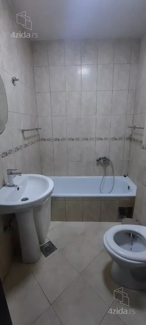 Jednoiposoban stan za izdavanje, Gornji Grad, 450€, 40m² — 4