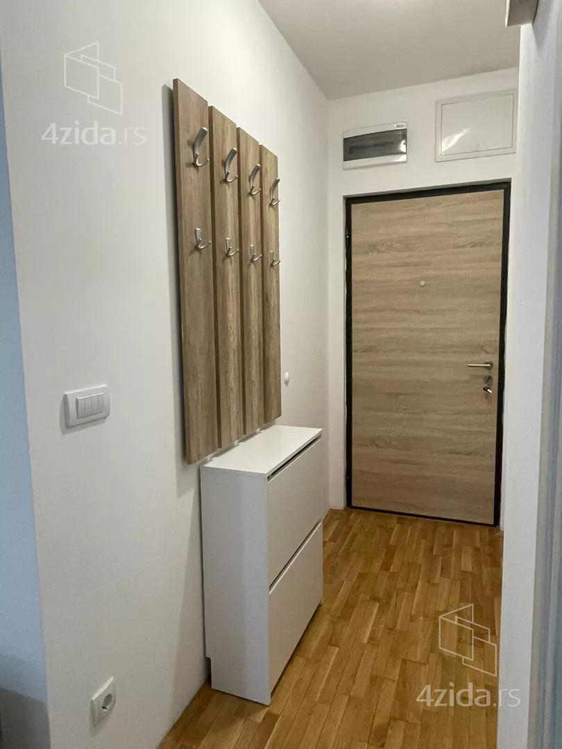Jednoiposoban stan za izdavanje, Ivana Milutinovića, 350€, 37m² — 4
