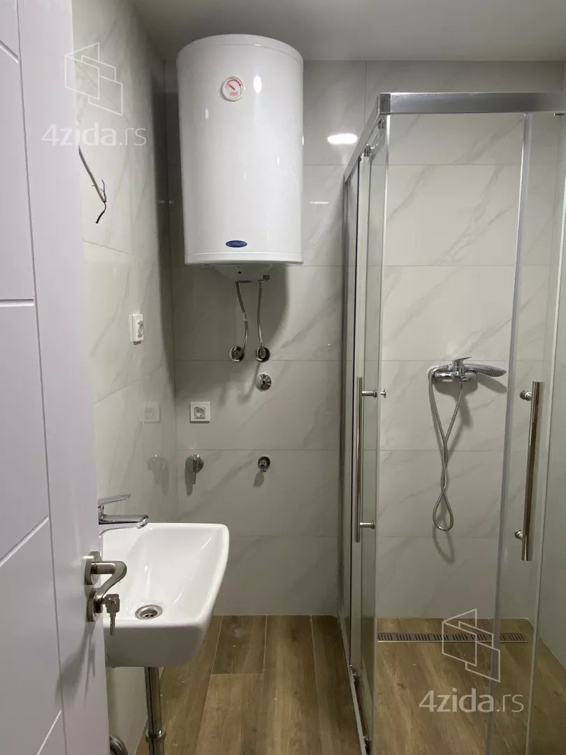 Jednoiposoban stan za izdavanje, Kapetana Miloša Žunjića, 300€, 33m² — 4