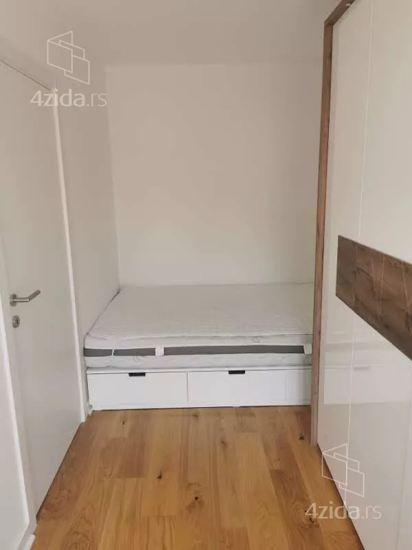 Jednoiposoban stan za izdavanje, Kraljice Natalije, 750€, 40m² — 4