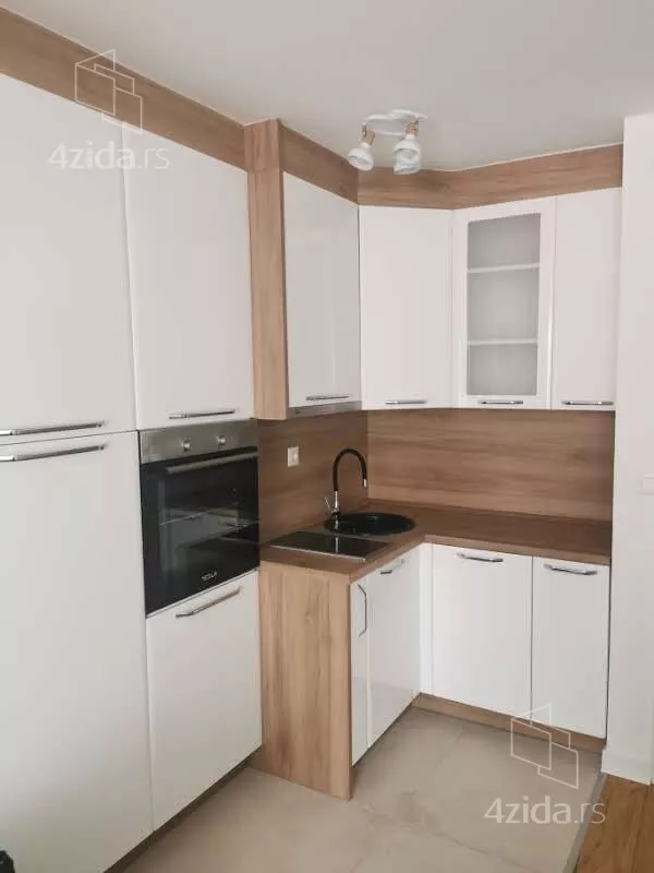 Jednoiposoban stan za izdavanje, Kraljice Natalije, 750€, 40m² — 5