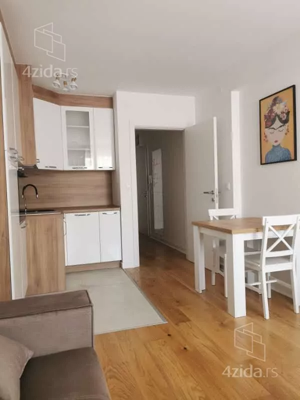 Jednoiposoban stan za izdavanje, Kraljice Natalije, 750€, 40m² — 11
