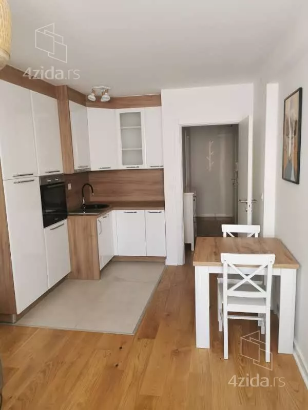 Jednoiposoban stan za izdavanje, Kraljice Natalije, 750€, 40m² — 15