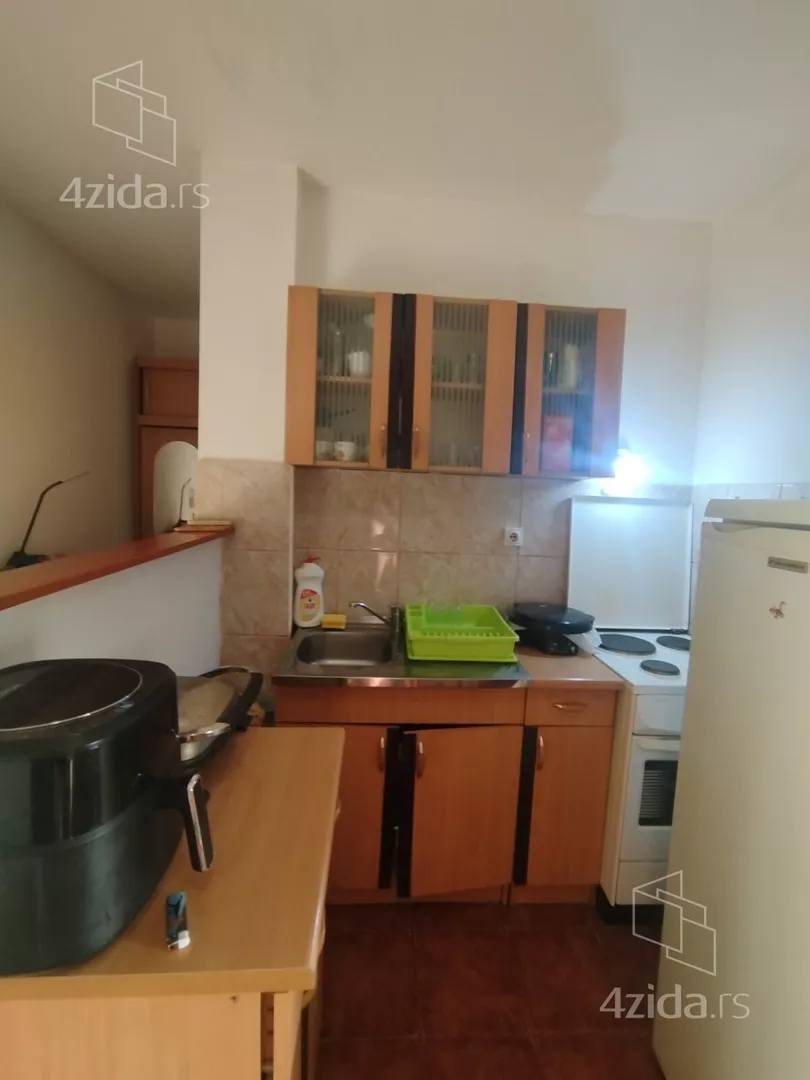Jednoiposoban stan za izdavanje, Kumodraška 111, 450€, 35m² — 2