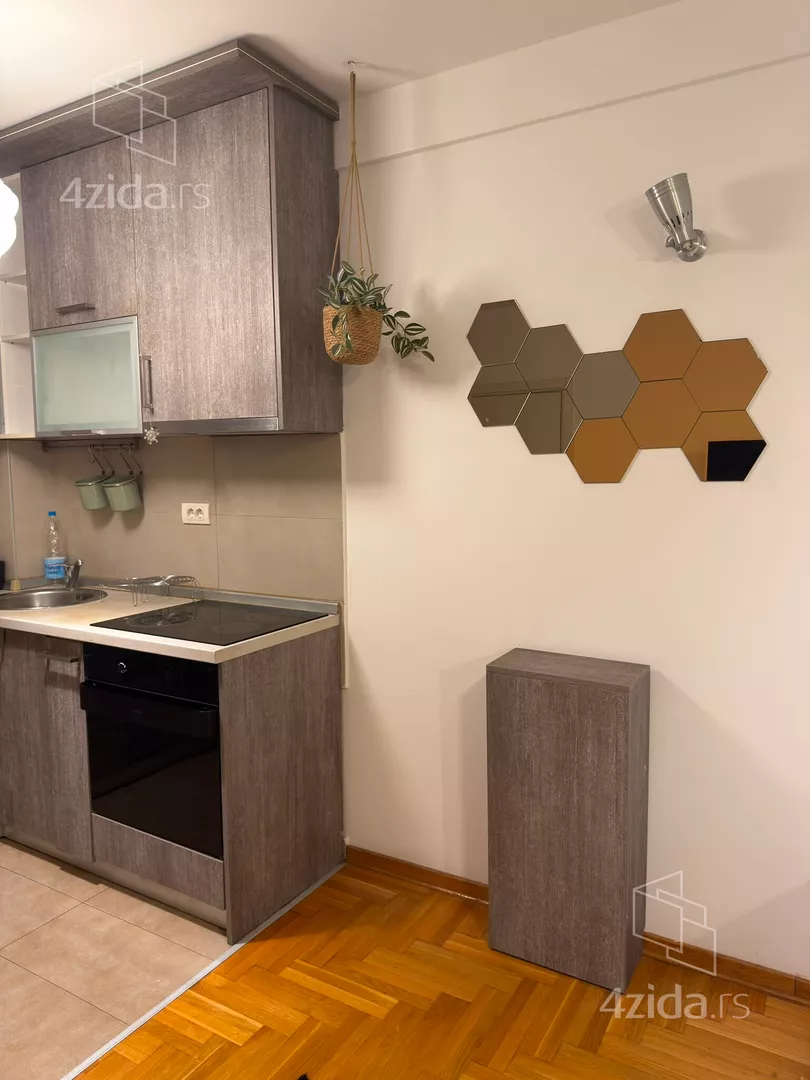 Jednoiposoban stan za izdavanje, Majke Angeline, 500€, 33m² — 3