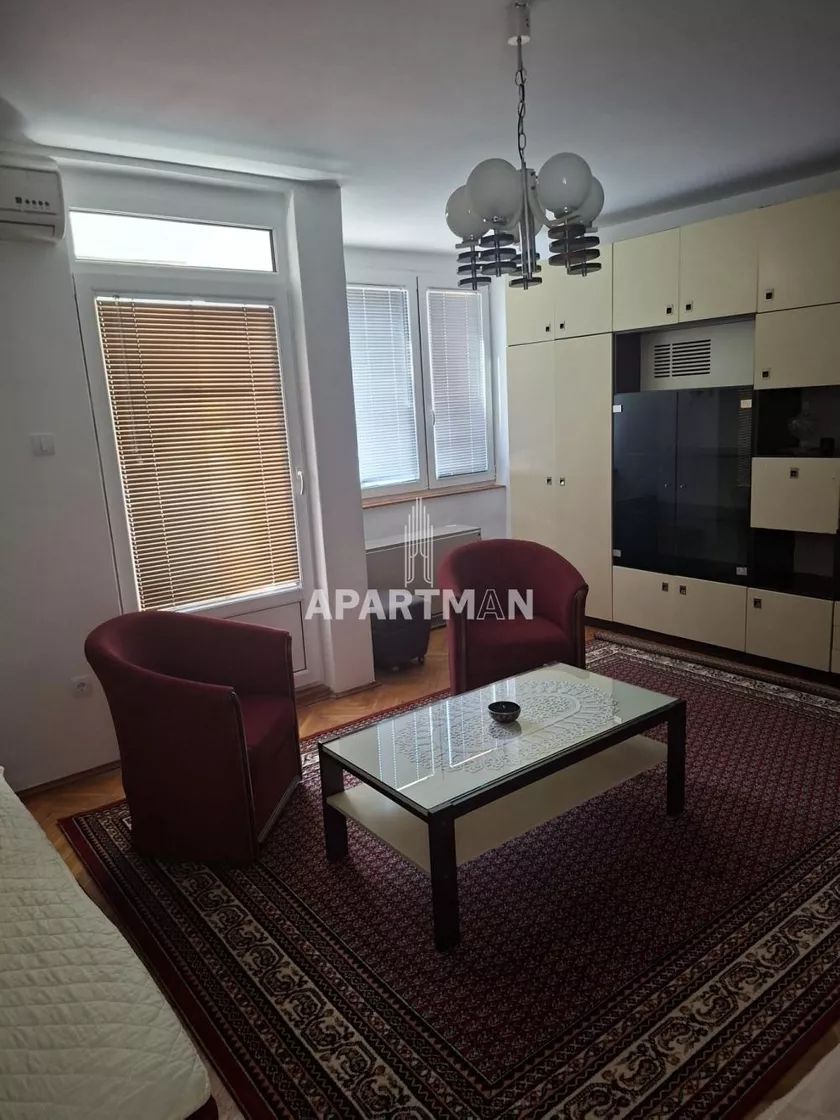 Jednoiposoban stan za izdavanje, Majora Omera Mehića 16, 300€, 38m² — 2