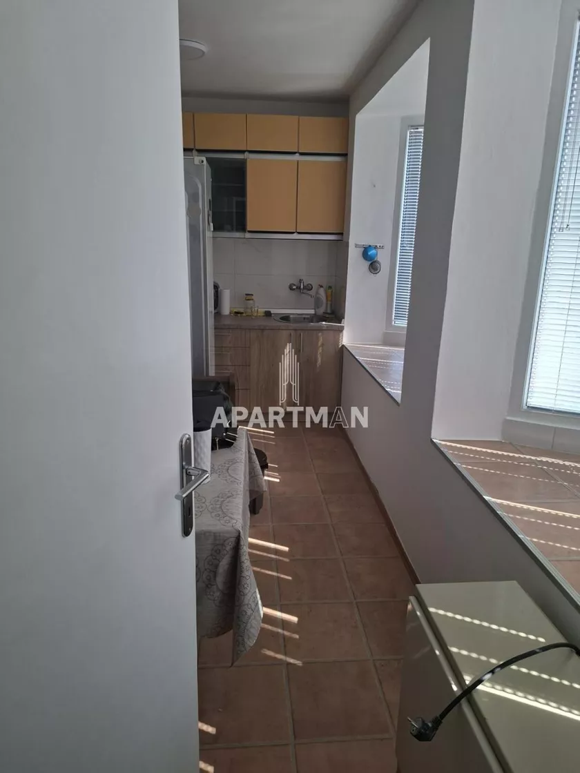 Jednoiposoban stan za izdavanje, Majora Omera Mehića 16, 300€, 38m² — 5
