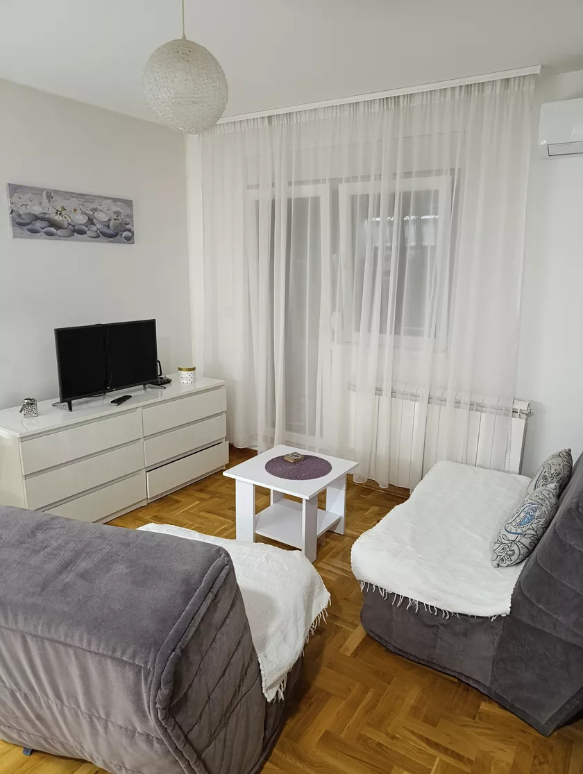 Jednoiposoban stan za izdavanje, Miljana Miljanića, 400€, 33m² — 2