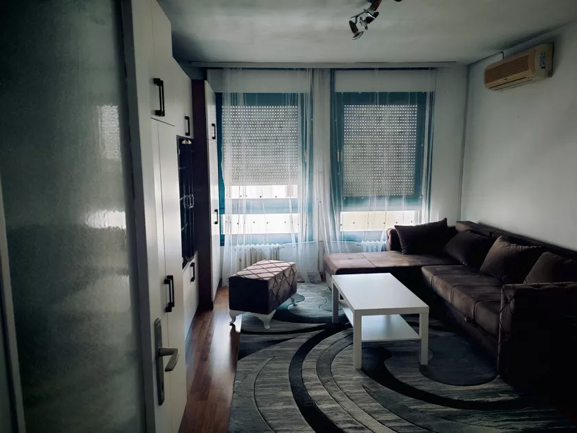 Jednoiposoban stan za izdavanje, Obalskih Radnika 23, 400€, 48m² — 2