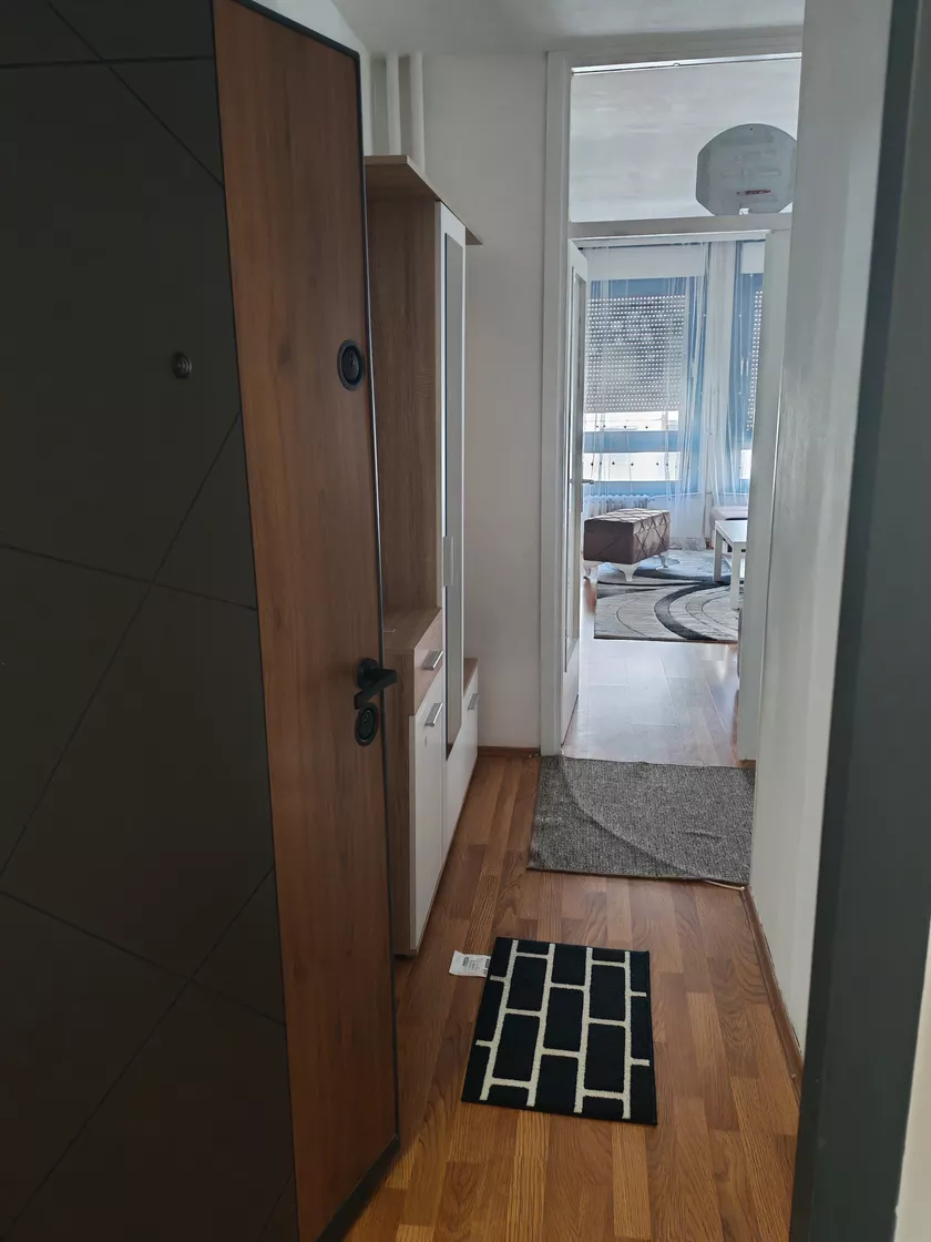 Jednoiposoban stan za izdavanje, Obalskih Radnika 23, 400€, 48m² — 5