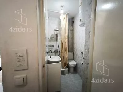 Jednoiposoban stan za izdavanje, Patrisa Lumumbe 33, 250€, 35m² — 3