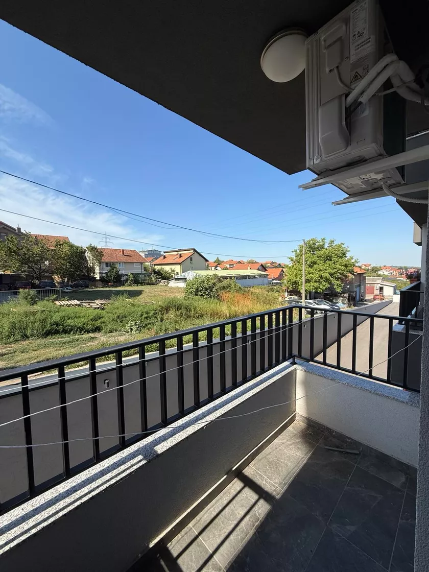 Jednoiposoban stan za izdavanje, Petra Dobrovića 12, 350€, 45m² — 4
