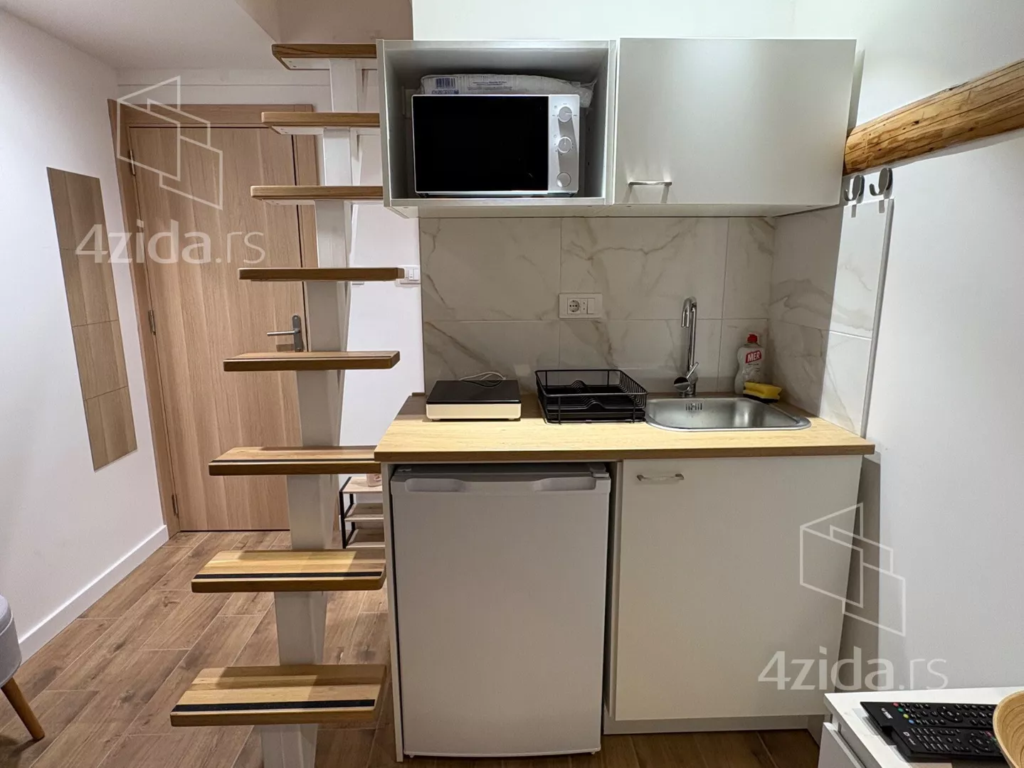 Jednoiposoban stan za izdavanje, Pravni fakultet - Vračar, 500€, 20m² — 2