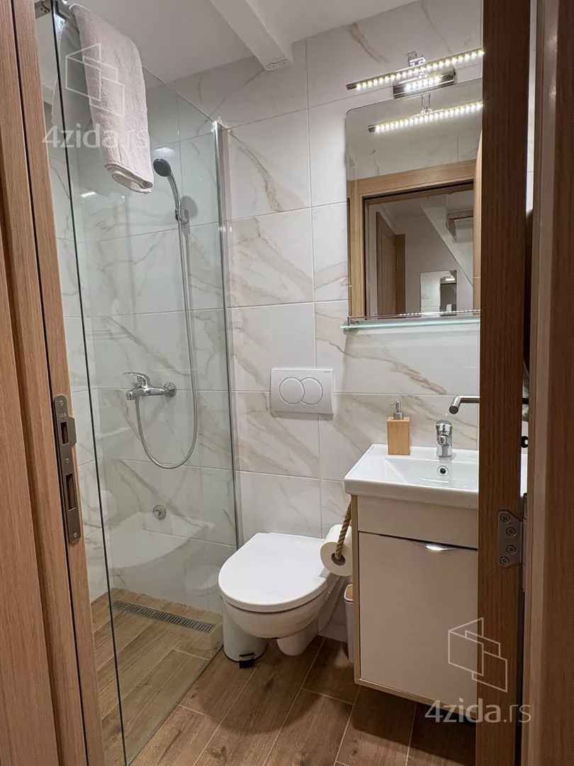 Jednoiposoban stan za izdavanje, Pravni fakultet - Vračar, 500€, 20m² — 3