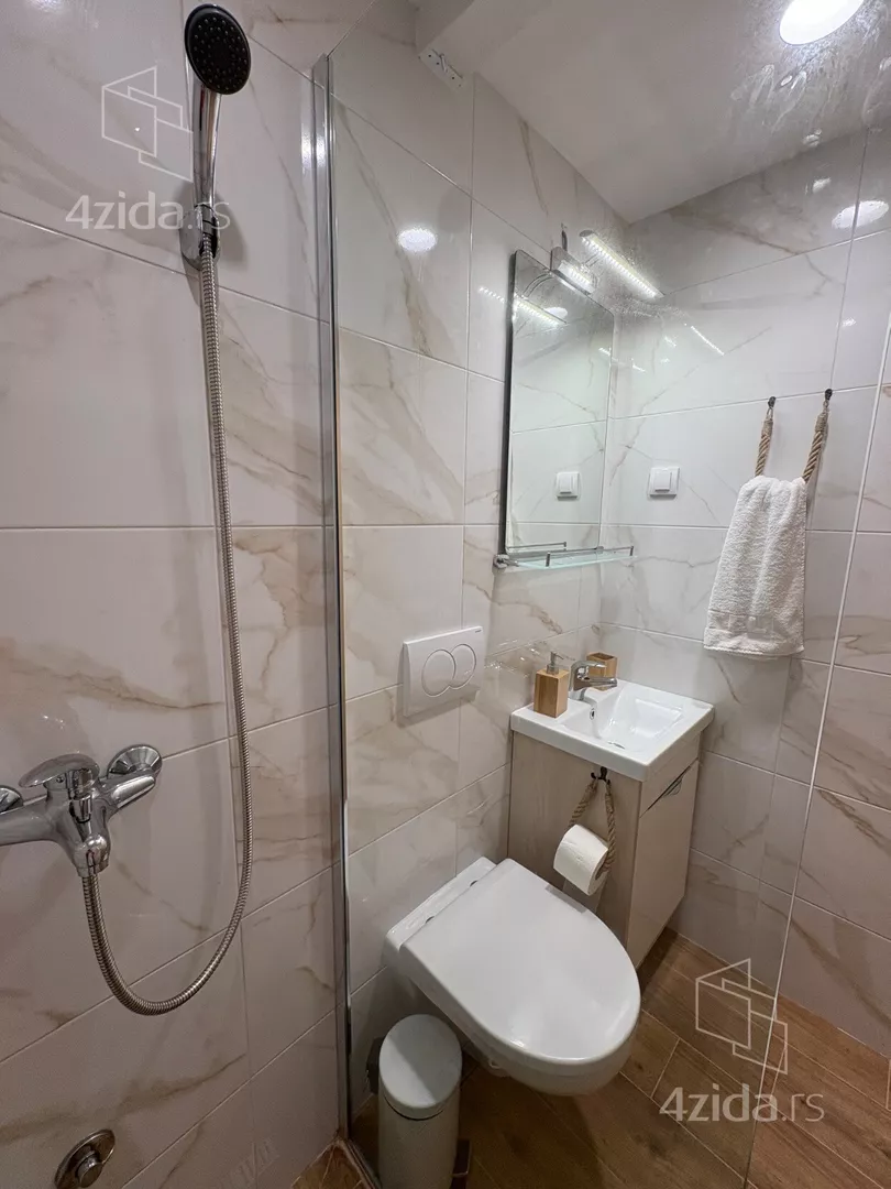Jednoiposoban stan za izdavanje, Pravni fakultet - Vračar, 500€, 20m² — 4