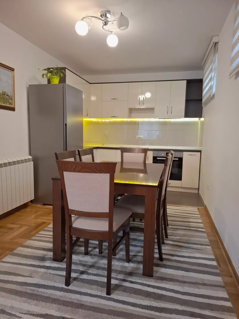 Jednoiposoban stan za izdavanje, Prote Milorada Pavlovića, 300€, 40m² — 3