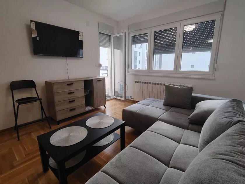 Jednoiposoban stan za izdavanje, Prvomajska 103A, 550€, 60m² — 3