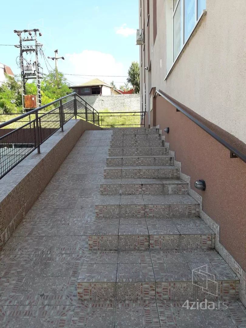 Jednoiposoban stan za izdavanje, Slanački Put, 950€, 45m² — 3