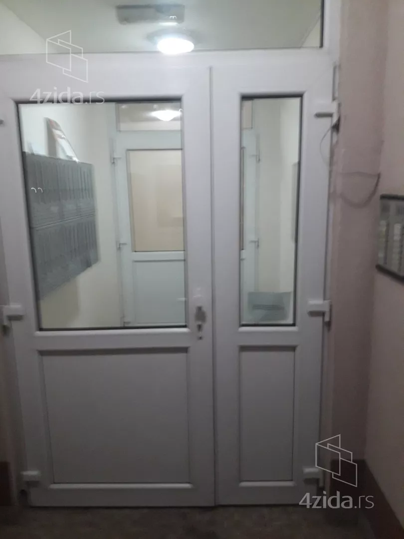Jednoiposoban stan za izdavanje, Slanački Put, 950€, 45m² — 4