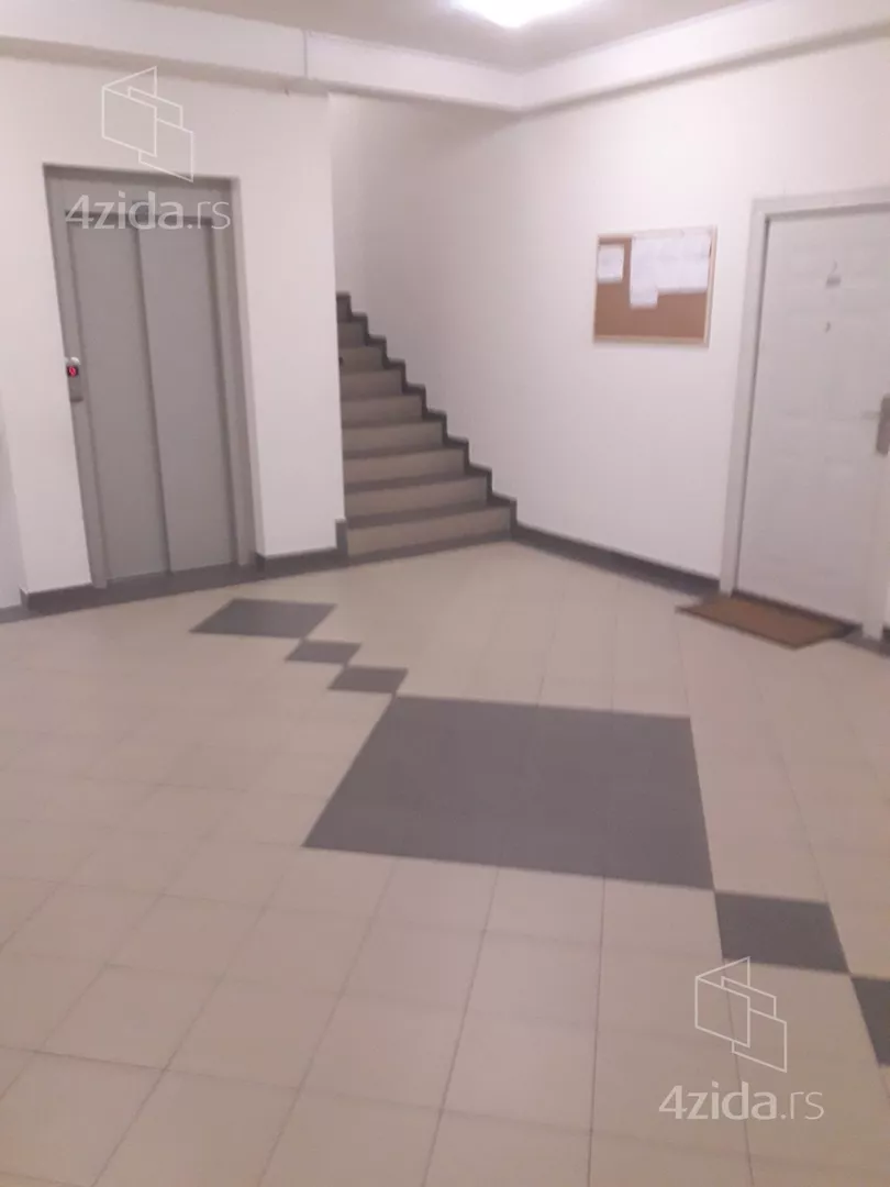 Jednoiposoban stan za izdavanje, Slanački Put, 950€, 45m² — 5