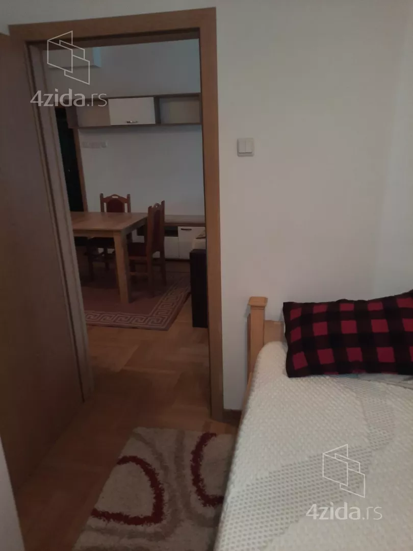 Jednoiposoban stan za izdavanje, Slanački Put, 950€, 45m² — 14