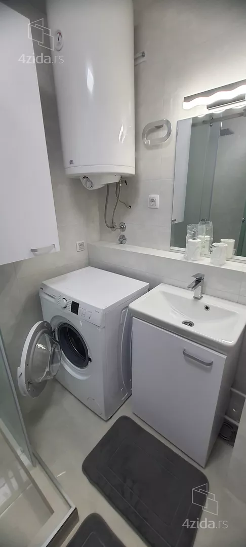 Jednoiposoban stan za izdavanje, Španskih Boraca 65, 750€, 40m² — 13