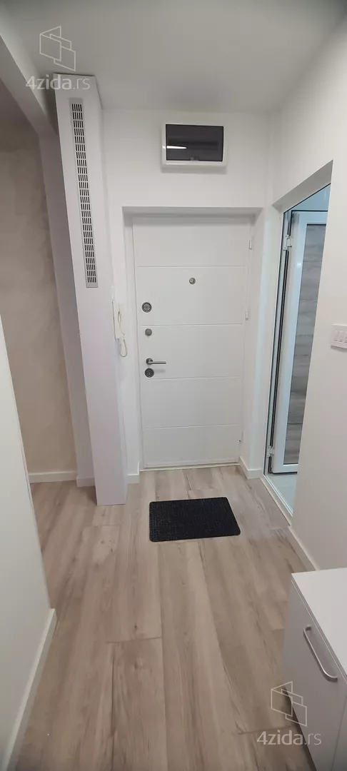 Jednoiposoban stan za izdavanje, Španskih Boraca 65, 750€, 40m² — 15