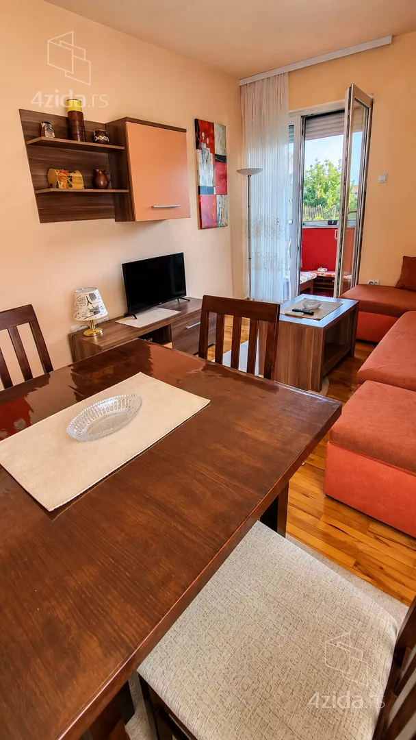 Jednoiposoban stan za izdavanje, Uroša Marovića, 500€, 41m² — 4