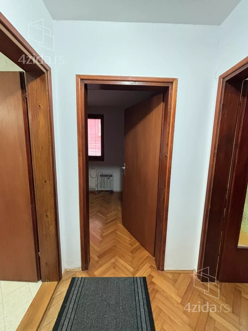 Jednoiposoban stan za izdavanje, Valterova, 400€, 35m² — 2