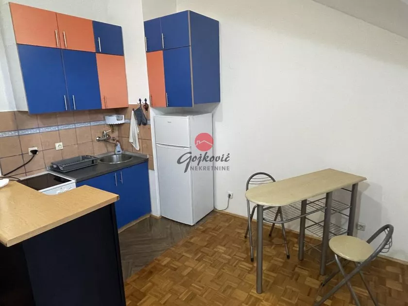 Jednoiposoban stan za izdavanje, Višnjički Venac 49, 400€, 49m² — 5