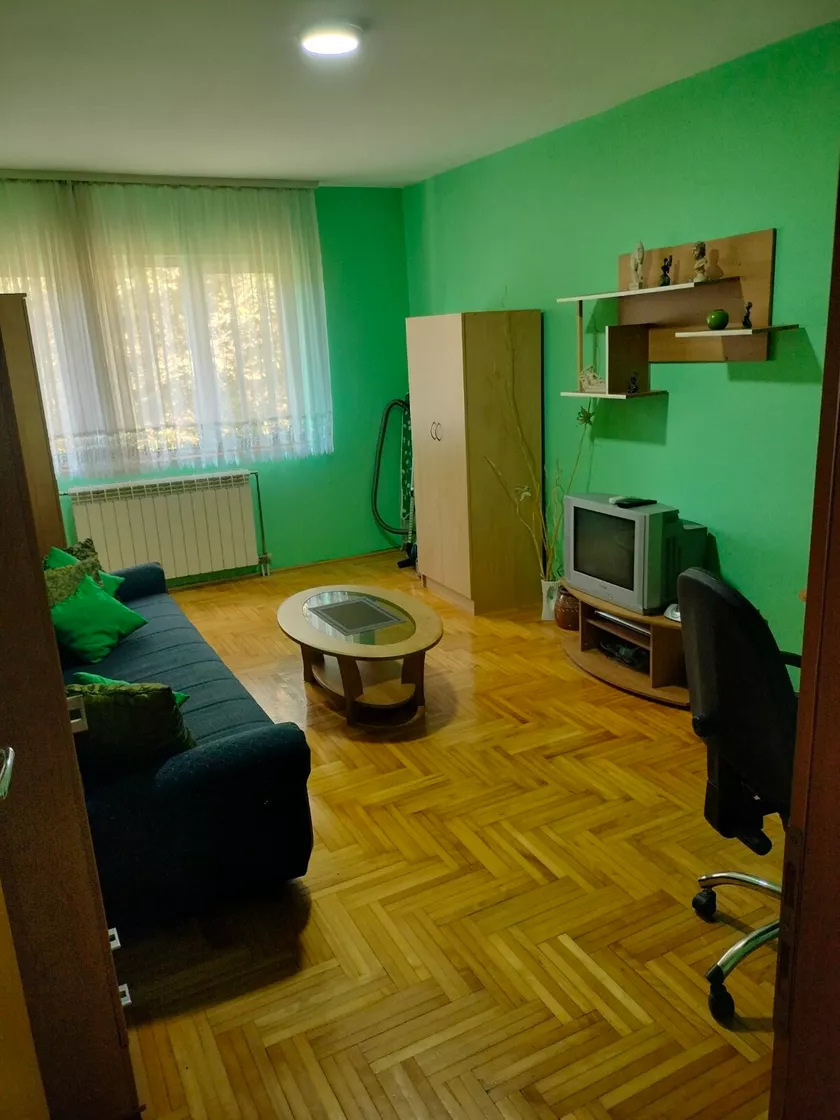Jednoiposoban stan za izdavanje, Vlašićka 6, 350€, 38m² — 4