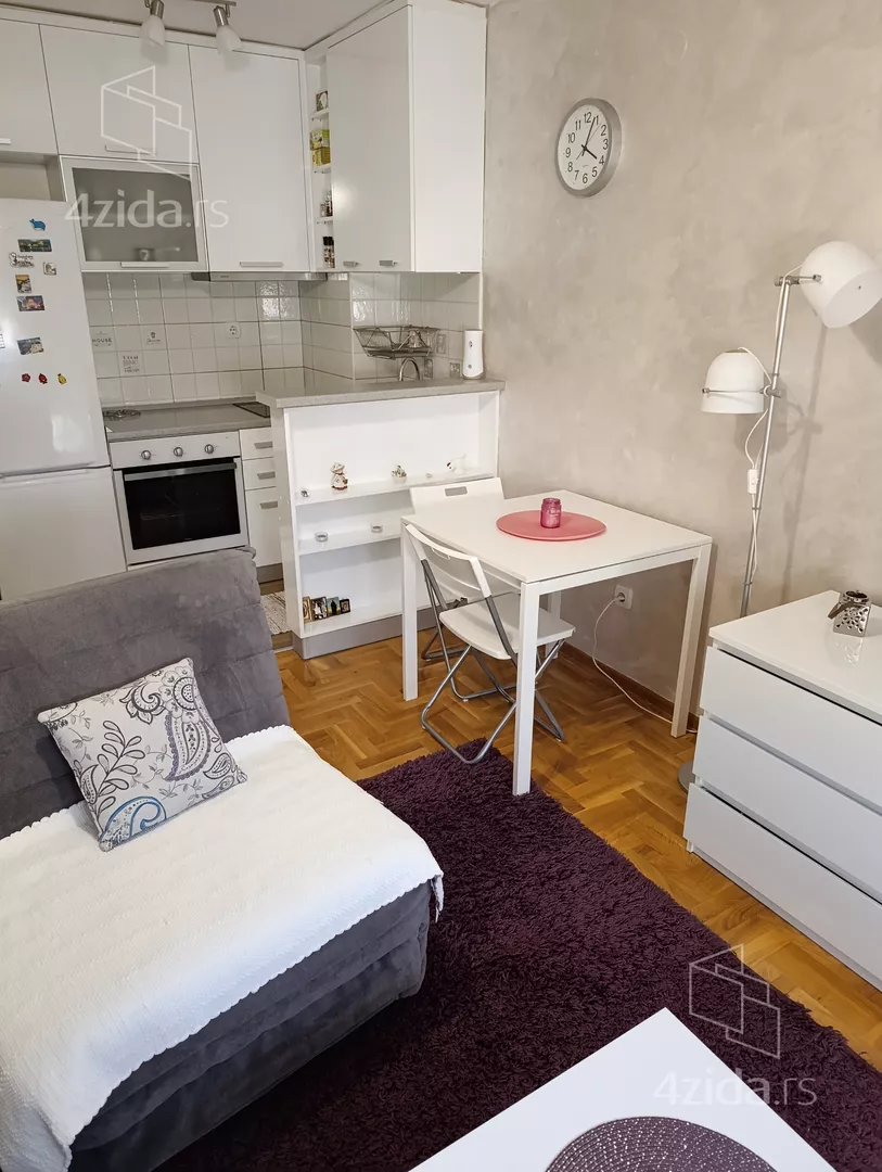 Jednoiposoban stan za izdavanje, Vojvode Vlahovića Zvezdara, 500€, 33m² — 5
