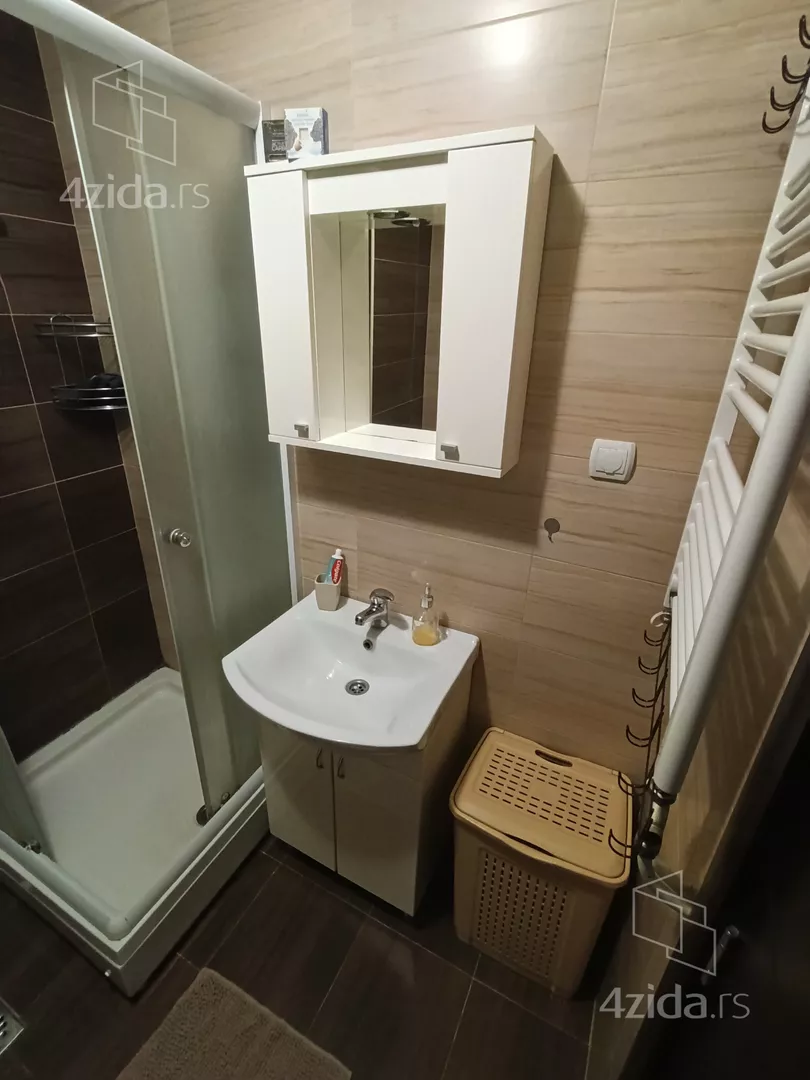 Jednoiposoban stan za izdavanje, Vojvode Vlahovića Zvezdara, 500€, 33m² — 9