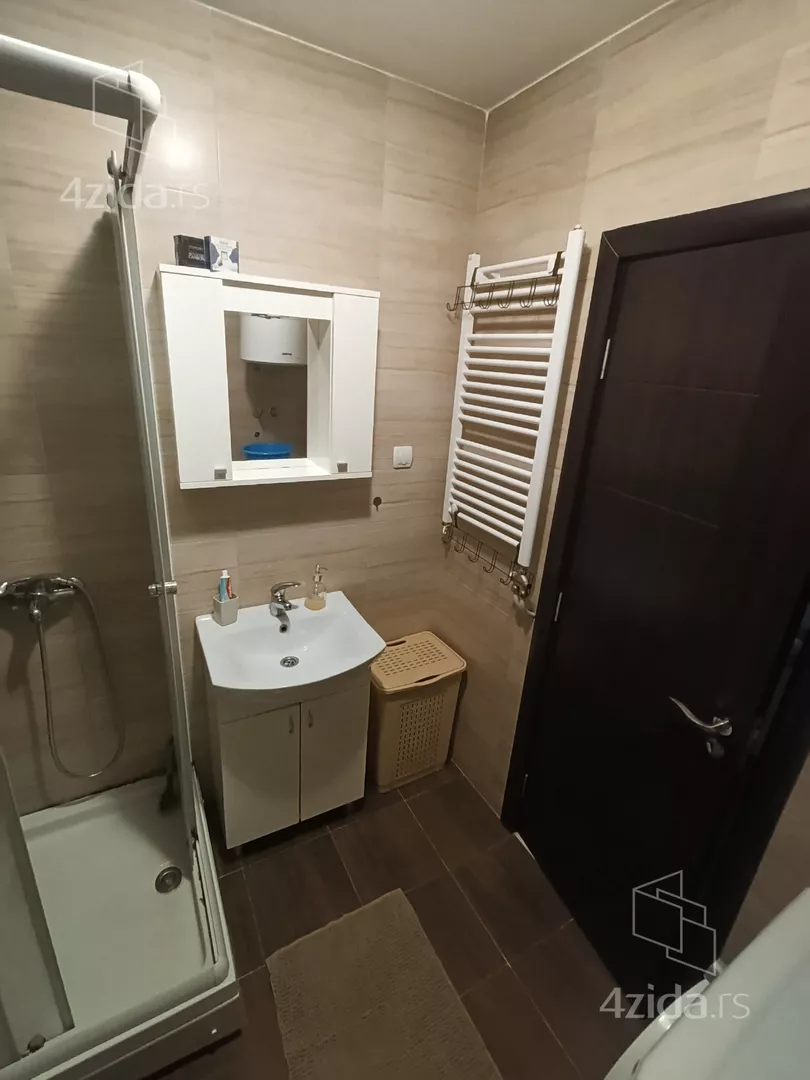 Jednoiposoban stan za izdavanje, Vojvode Vlahovića Zvezdara, 500€, 33m² — 11