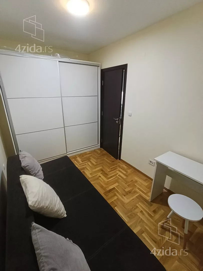 Jednoiposoban stan za izdavanje, Vojvode Vlahovića Zvezdara, 500€, 33m² — 14