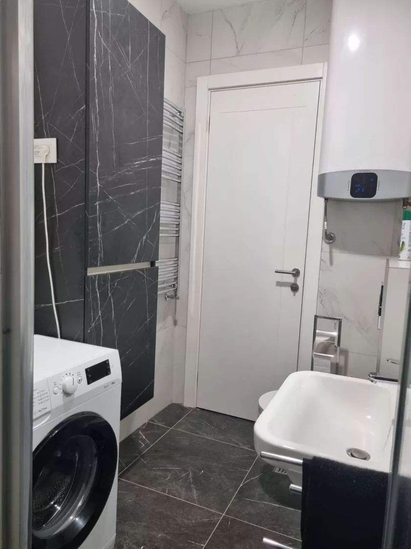 Jednoiposoban stan za izdavanje, Zemunska, 400€, 33m² — 3