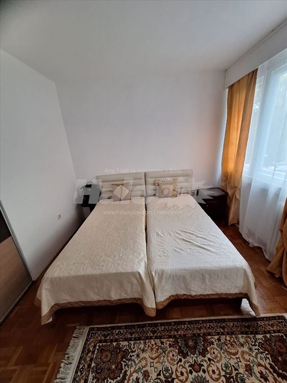 Jednoiposoban svetao stan na ODLIČNOJ lokaciji — 7