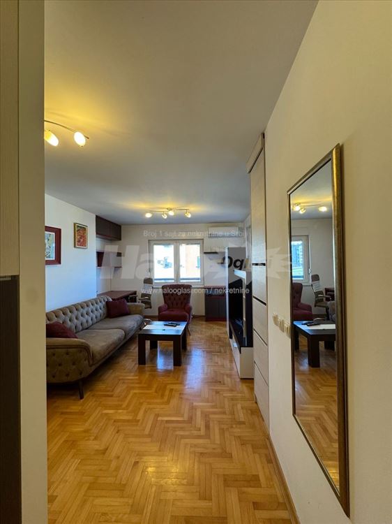 Jednoiposoban u Stepi sa garažnim mestom — 13