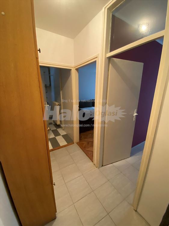 Jednosoban namešten stan na odličnoj lokaciji — 6